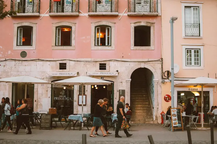 11 Unforgettable Day Trips from Lisbon, Portugal in 2025!